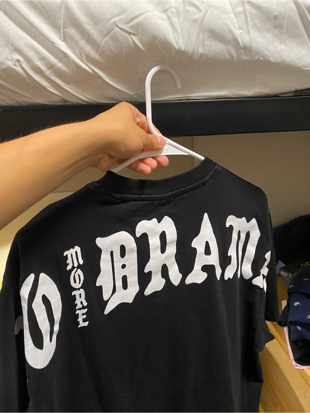 Black Graphic Short-Sleeve Men’s T-Shirt with White 'DRAMA' Print